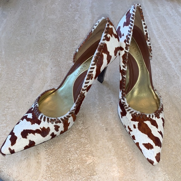 🎉HOST PICK🎉GIANNI BINI heel, brown/white fur, cut out sides, 3.5” heel. 8M EUC - Picture 3 of 12
